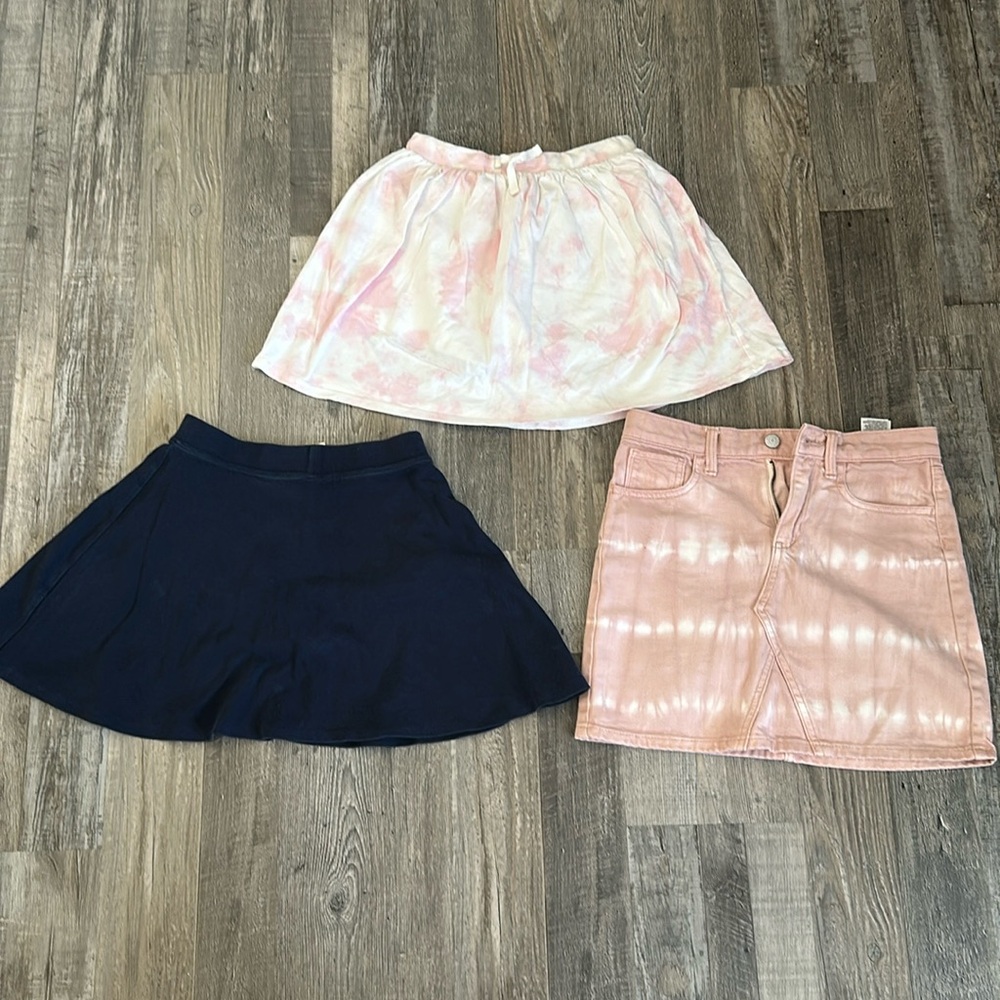 Skirts size 10-12 yrs